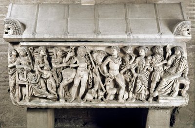 Arte romana: sarcofago decorato con un bassorilievo che racconta la leggenda di Fedra e Ippolito da Roman