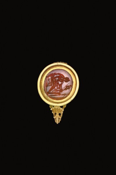 Anello romano in pietra in montatura moderna da Roman