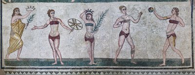 Stanza delle Ragazze che rappresenta atlete impegnate in una competizione atletica indossando un costume a due pezzi da Roman