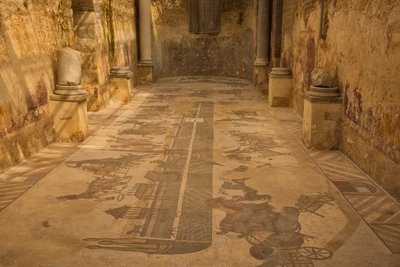 Sala delle due absidi, mosaico pavimentale, Villa Romana del Casale, Piazza Armerina, Sicilia, Italia da Roman