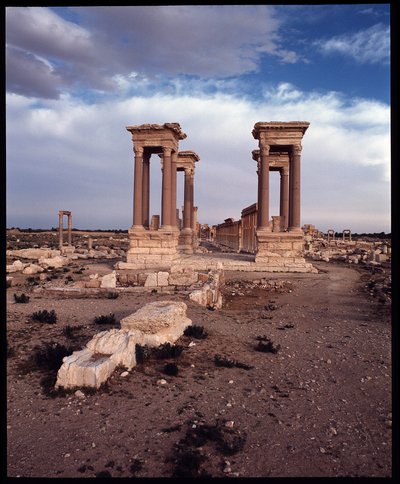 Veduta del Tetrapylon da Roman
