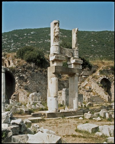 Vista del tempio di Domiziano dedicato all