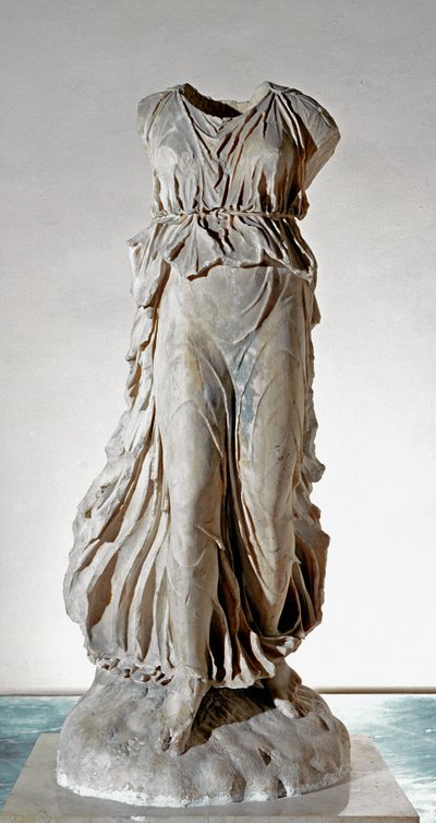 Statua in marmo bianco di Nike da Roman