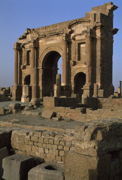 Arco di Traiano, c.100 d.C., Alto Periodo Imperiale da Roman Imperial Period