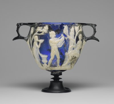 Skyphos in vetro cammeo, c.1 d.C. da Roman Imperial Period