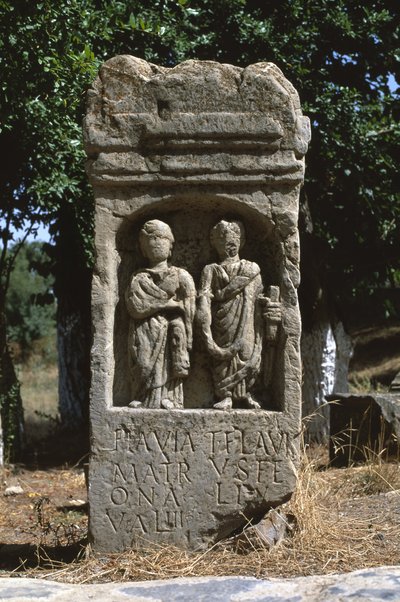 Stele con due figure umane, Alto Periodo Imperiale (27 a.C.-395 d.C.) da Roman Imperial Period