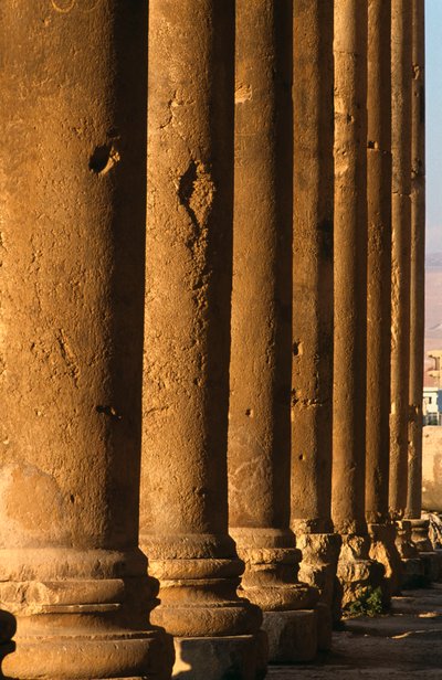 Tempio di Bacco, dettaglio del colonnato da Roman Imperial Period