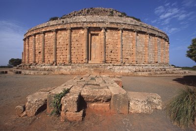 Mausoleo reale di Mauretania, chiamato Tomba del Cristiano per le croci modellate sulle false porte da Roman Republican Period