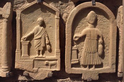 Stele che raffigurano figure umane da Roman Republican Period