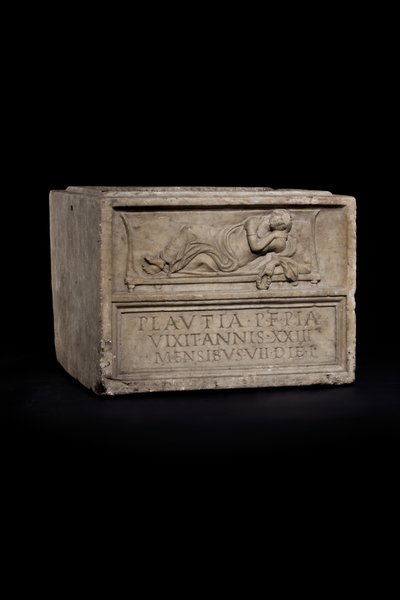 Urna cineraria, fine I secolo d.C.-inizio II secolo d.C. (marmo) da Roman Roman