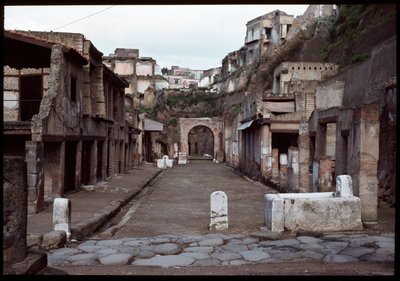 Decumano massimo e foro, V secolo a.C.-I secolo d.C. da Roman Roman