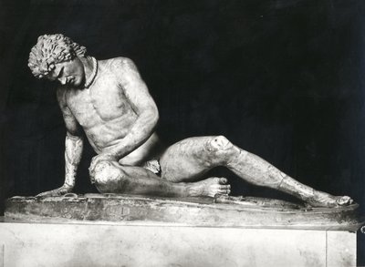 Galata morente, copia di un originale greco del c.230-220 a.C. di Epigonos da Roman Roman