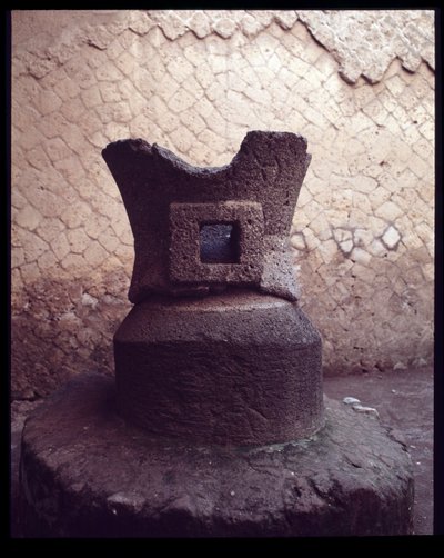 Macina del Pistrinum (panificio), V secolo a.C.-I secolo d.C. da Roman Roman