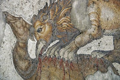 Mosaico raffigurante un Grifone Leone che attacca un cervo, Bazar Arasta, Moschea del Sultano Ahmet, Istanbul da Roman Roman