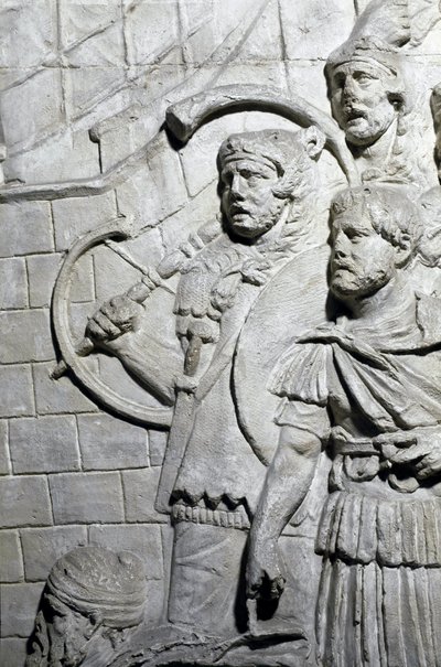 Arte romana: Guerrieri romani durante la prima guerra in Dacia. Stampo del 1862 che riproduce i bassorilievi della colonna di Traiano a Roma da Roman Roman