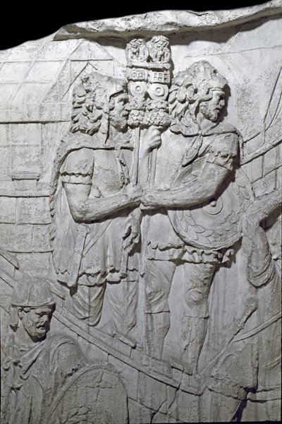 Arte romana: “Guerrieri che portano l