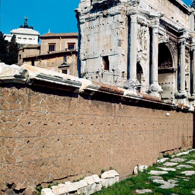Foro Romano: vista dei Rostri da Roman Roman