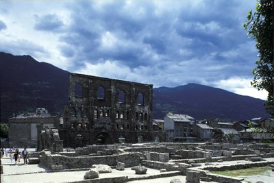 Teatro Romano di Aosta. da Roman Roman