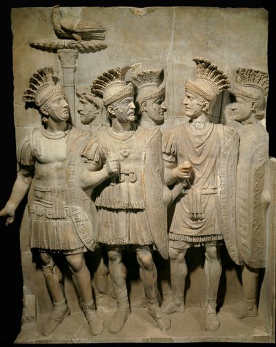Arte romana: rilievo in marmo che rappresenta la guardia pretoriana, i legionari e i soldati d