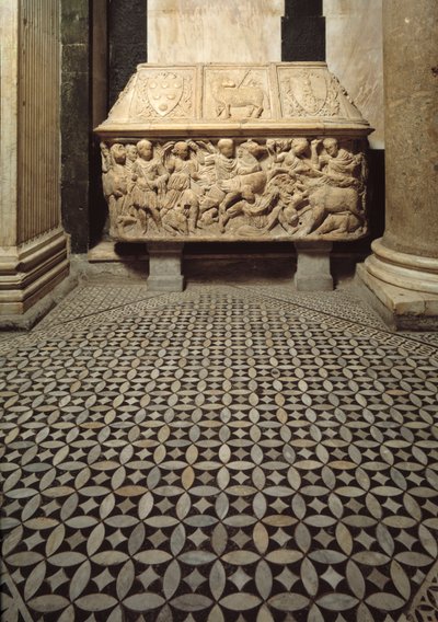 Sarcofago romano con rilievi di una scena di caccia al cinghiale, coperchio decorato con le armi della famiglia Medici da Roman Roman