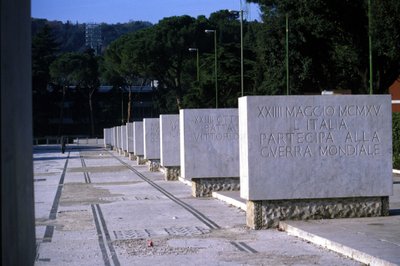 Roma, Foro Italico. Il viale della gloria. Ogni pietra porta un