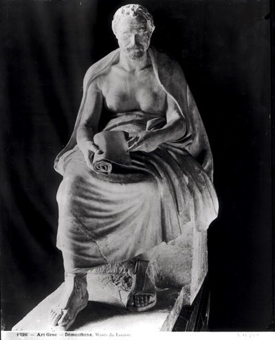 Filosofo seduto, la testa si pensa sia di Demostene (384-322 a.C.) (aggiunta successivamente) da villa Montalto-Negroni da Roman Roman