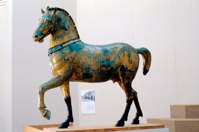 Statua di uno dei quattro cavalli della quadriga trionfale di San Marco (bronzo) da Roman Roman