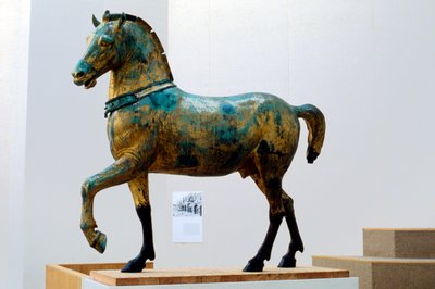 Statua di uno dei quattro cavalli della quadriga trionfale di San Marco (bronzo) da Roman Roman