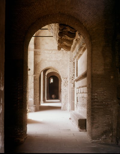 Il tabularium è sotto il Campidoglio e ospitava gli archivi da Roman Roman