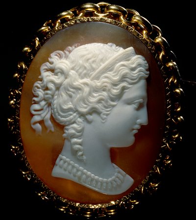 Ritratto di un profilo femminile; cammeo su sardonice, incastonato in oro da Roman School