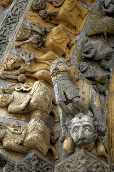 Dettaglio della volta scolpita della facciata della cattedrale di Santa Maria, Oloron Sainte Marie (Pirenei Atlantici) da Romanesque