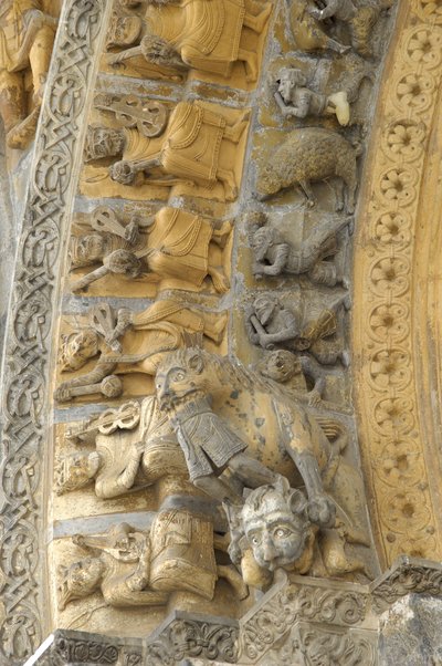 Dettaglio della volta scolpita della facciata della cattedrale di Santa Maria, Oloron Sainte Marie (Pirenei Atlantici) da Romanesque