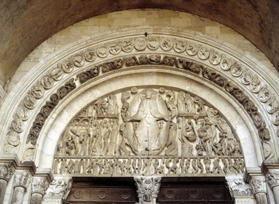 Giudizio universale, timpano scolpito della Cattedrale Saint Lazarus di Autun, arte romanica del XIII secolo. Autun, Saona e Loira, Borgogna, Francia. da Romanesque