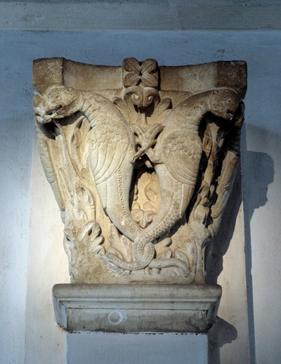 Mostri, Capitello del coro (scultura) da Romanesque