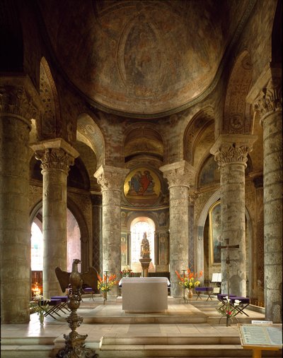 Arte romanica: vista interna della chiesa di Notre Dame la Grand, Poitiers da Romanesque