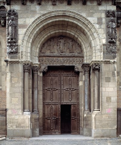 Portale sud della Basilica da Romanesque