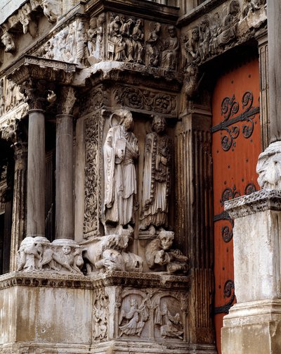 San Giovanni e San Pietro, portale centrale della facciata ovest da Romanesque