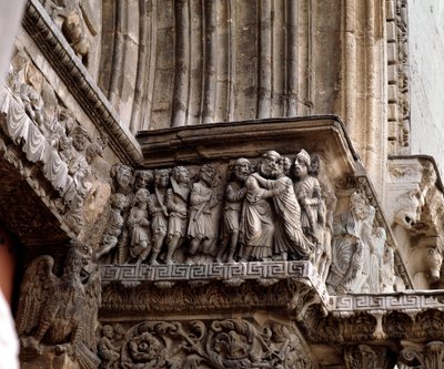 Il bacio di Giuda, fregio del portale da Romanesque