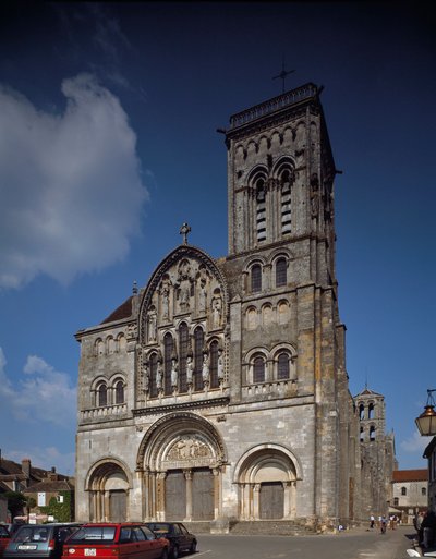 Veduta della facciata. Basilica di Santa Maria Maddalena (1096-1106), Vézelay, Yonne da Romanesque