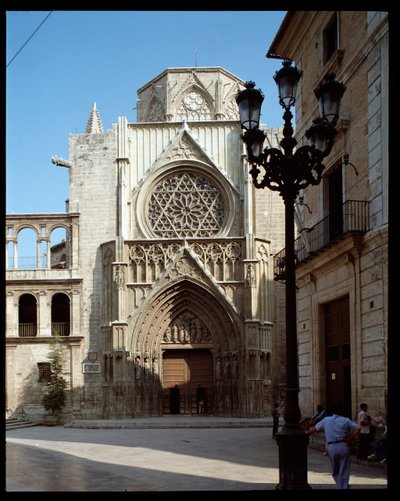 Vista del portale degli apostoli, Cattedrale di Valencia, XIV secolo, Spagna da Romanesque