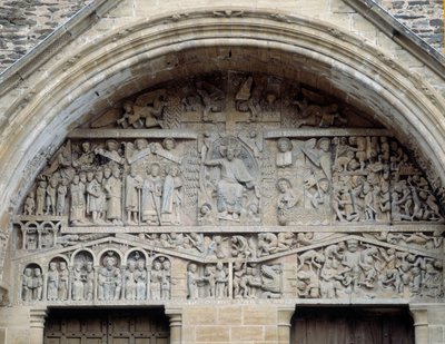 Vista del timpano del Giudizio Universale, Cristo tra paradiso e inferno (scultura) da Romanesque