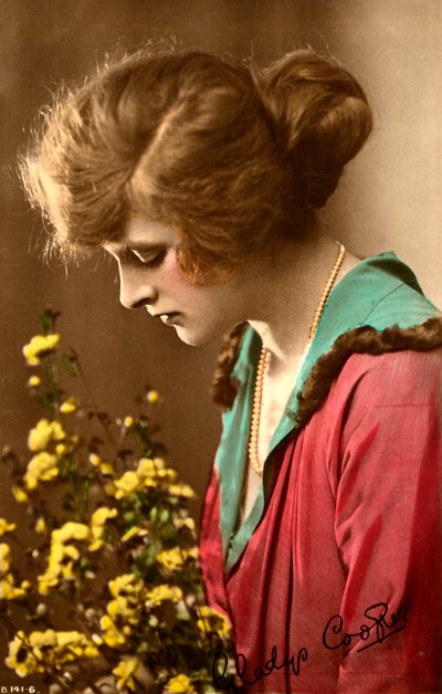 Gladys Cooper 1888-1971, attrice inglese, inizio XX secolo da Rotary Photo