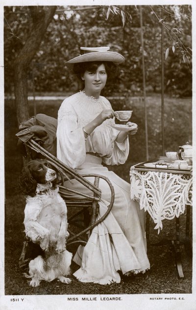 Millie Legarde, attrice inglese, c1906 da Rotary Photo