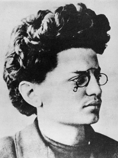Leon Trotsky da giovane studente da Russian Photographer