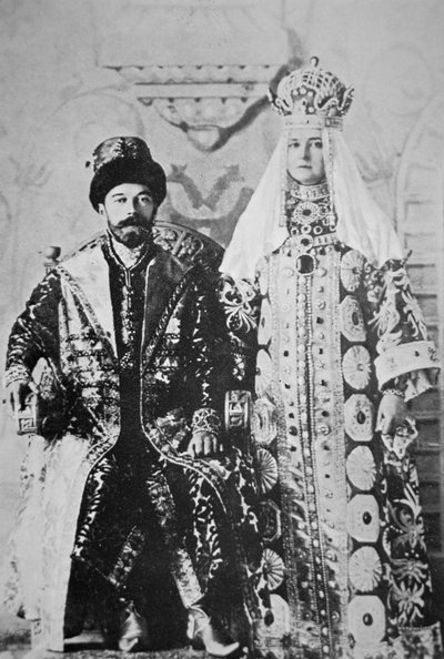 Zar Nicola II e Zarina Alessandra in piena regalia di incoronazione, maggio 1896 da Russian Photographer