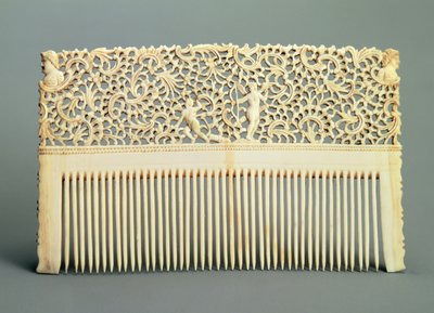 Pettine ornamentale con denti su un lato, da Kholmogory, metà del XVIII secolo da Russian School
