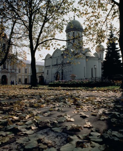 Cattedrale della Trinità di San Sergio, fondata c.1340 da San Sergio di Radonež da Russian School