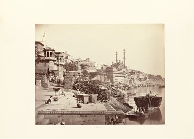 Benares; la Grande Moschea di Arungzebe e i Ghats adiacenti da Samuel Bourne