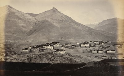 Il villaggio di Kibber, Spiti, con Chikkim in lontananza da Samuel Bourne