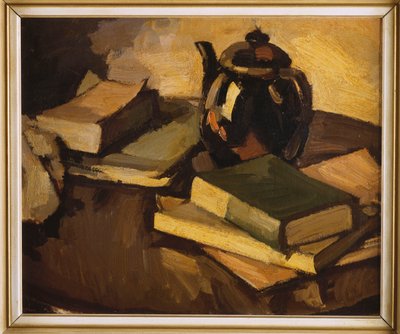 Natura morta con teiera e libri su un tavolo, c.1926 da Samuel John Peploe
